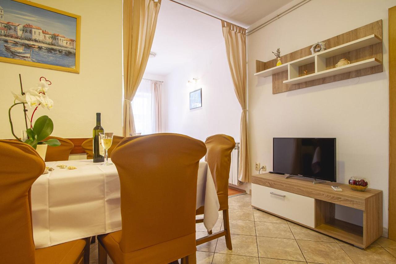 Apartmani Justic ニヴィーチェ エクステリア 写真