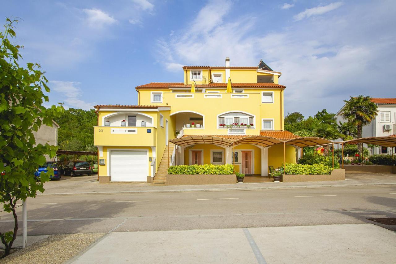 Apartmani Justic ニヴィーチェ エクステリア 写真
