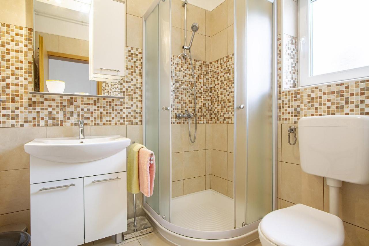 Apartmani Justic ニヴィーチェ エクステリア 写真