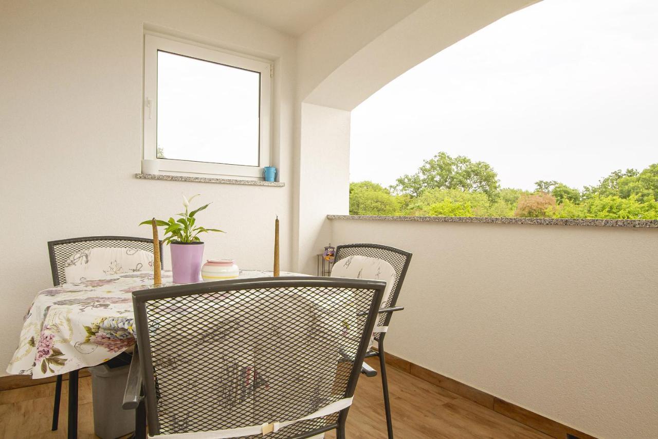 Apartmani Justic ニヴィーチェ エクステリア 写真