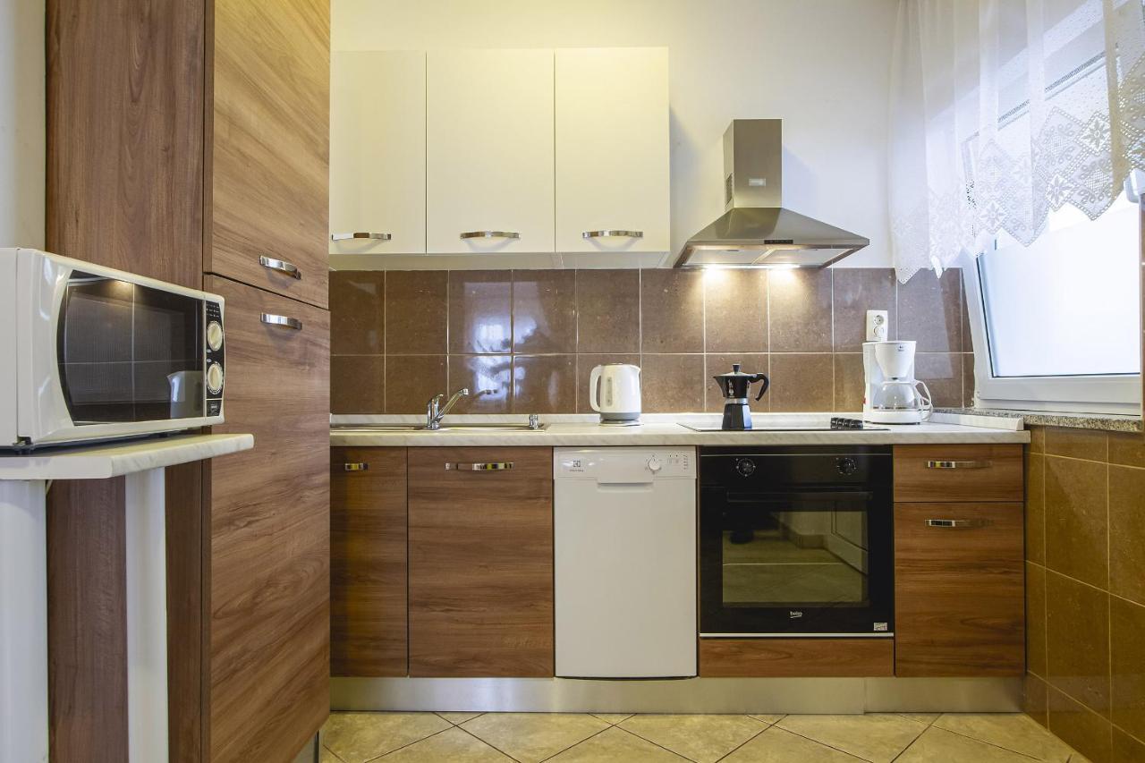 Apartmani Justic ニヴィーチェ エクステリア 写真