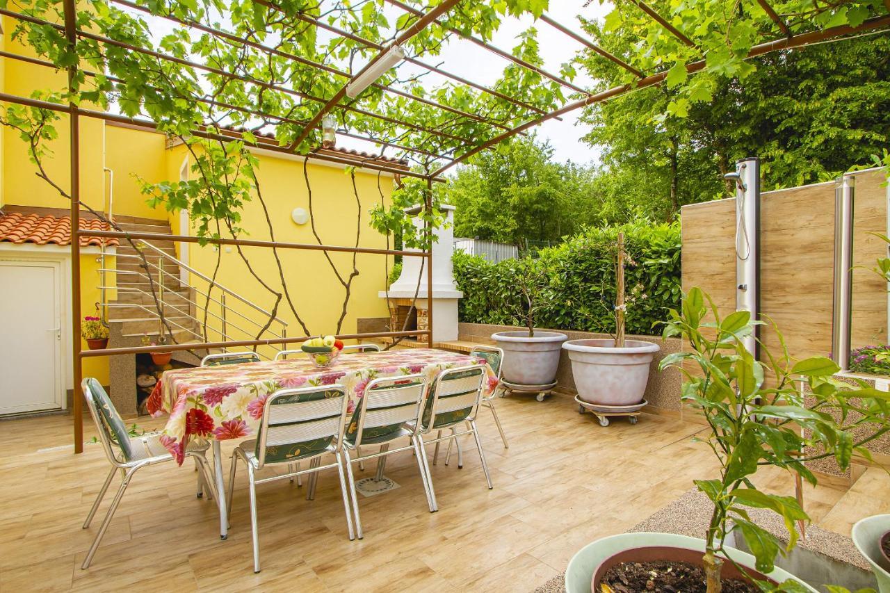 Apartmani Justic ニヴィーチェ エクステリア 写真